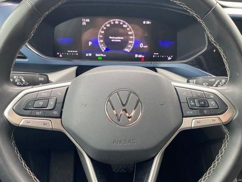 Used 2024 Volkswagen Taos SE image 36