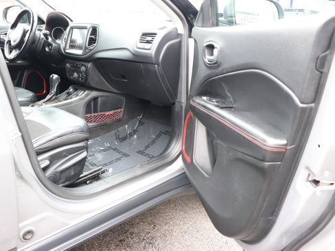 Used 2017 Jeep Compass Trailhawk image 15