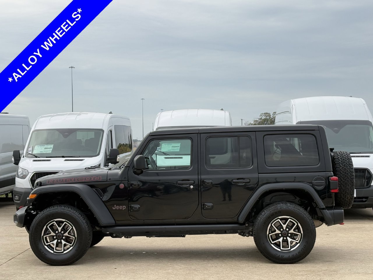 Used 2024 Jeep Wrangler Unlimited Rubicon AWD/4WD image 3