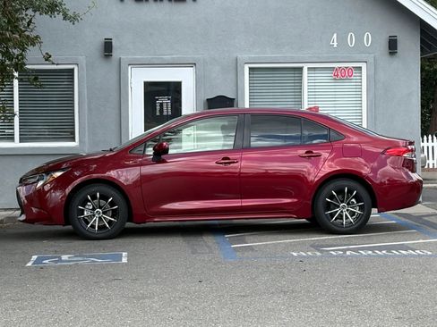 Used 2022 Toyota Corolla LE FWD image 8