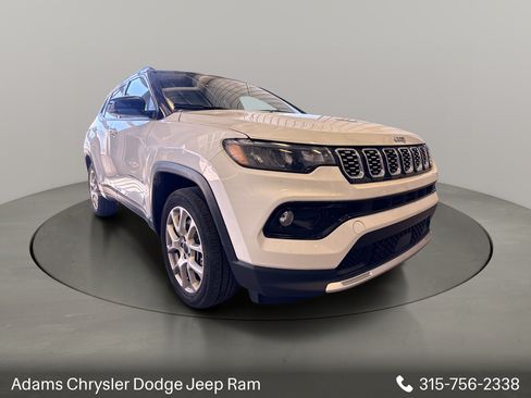 Used 2025 Jeep Compass Limited AWD/4WD image 1