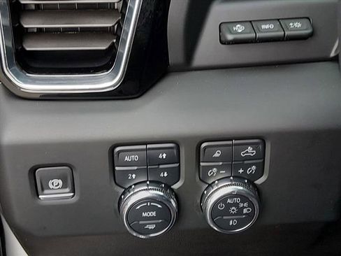 Used 2024 GMC Sierra 1500 Denali Ultimate AWD/4WD image 18