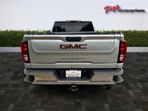 Used 2022 GMC Sierra 2500 SLE w/ SLE Value Package; image 9