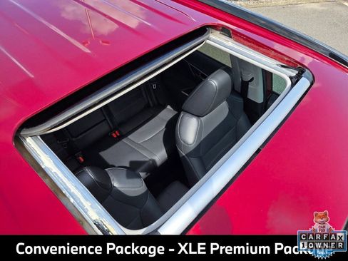 Used 2022 Toyota RAV4 XLE Premium AWD/4WD image 10
