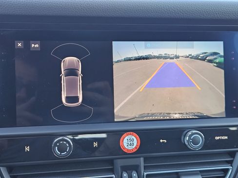 Certified 2025 Porsche Macan image 19