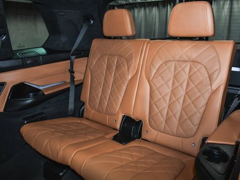 Used 2023 BMW X7 xDrive40i w/ Executive Package image 83