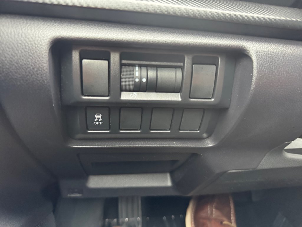 Used 2017 Subaru Impreza 2.0i AWD/4WD image 28