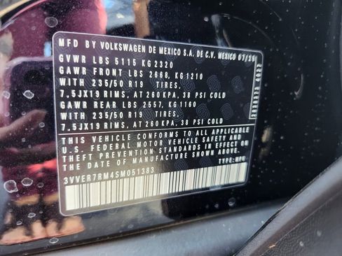 New 2025 Volkswagen Tiguan SE image 13