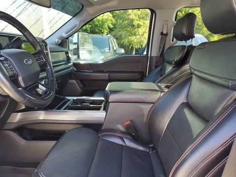 Used 2024 Ford F450 Lariat w/ Lariat Ultimate Package AWD/4WD image 19