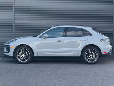 Used 2026 Porsche Macan AWD/4WD image 2