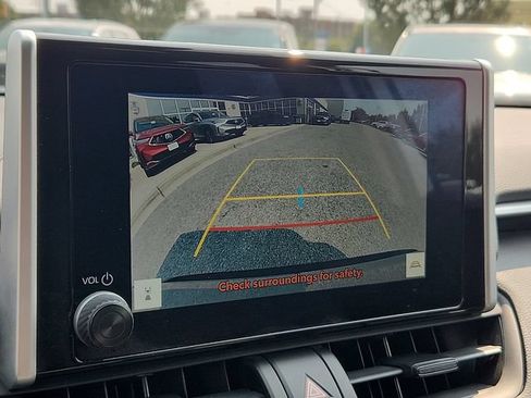 Used 2025 Toyota RAV4 XLE AWD/4WD image 17