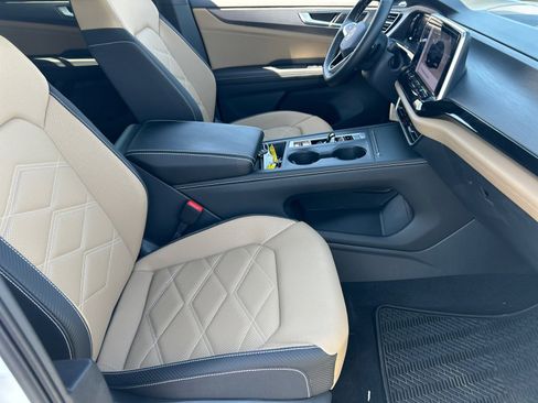 Certified 2025 Volkswagen Atlas Cross Sport SE FWD image 18