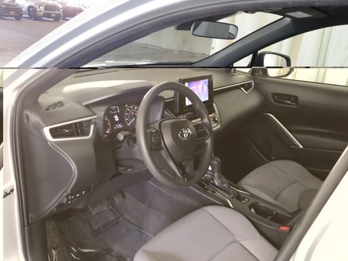 Used 2024 Toyota Corolla Cross AWD Hybrid image 9