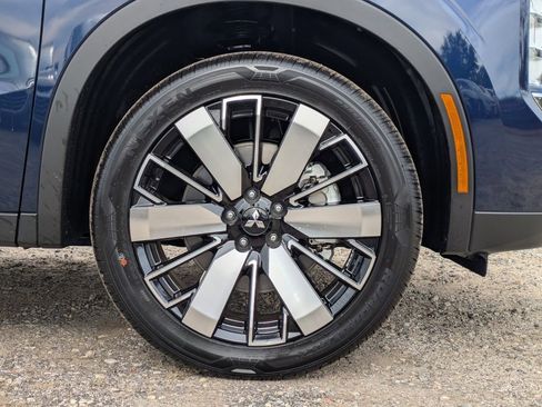 New 2026 Mitsubishi Outlander SE image 10