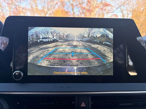 Used 2025 Toyota Prius LE image 17