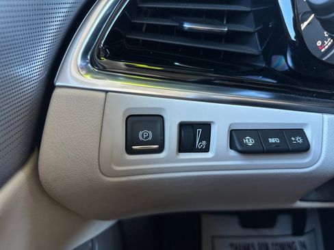 Used 2025 Cadillac XT6 Premium Luxury w/ Technology Package FWD image 19