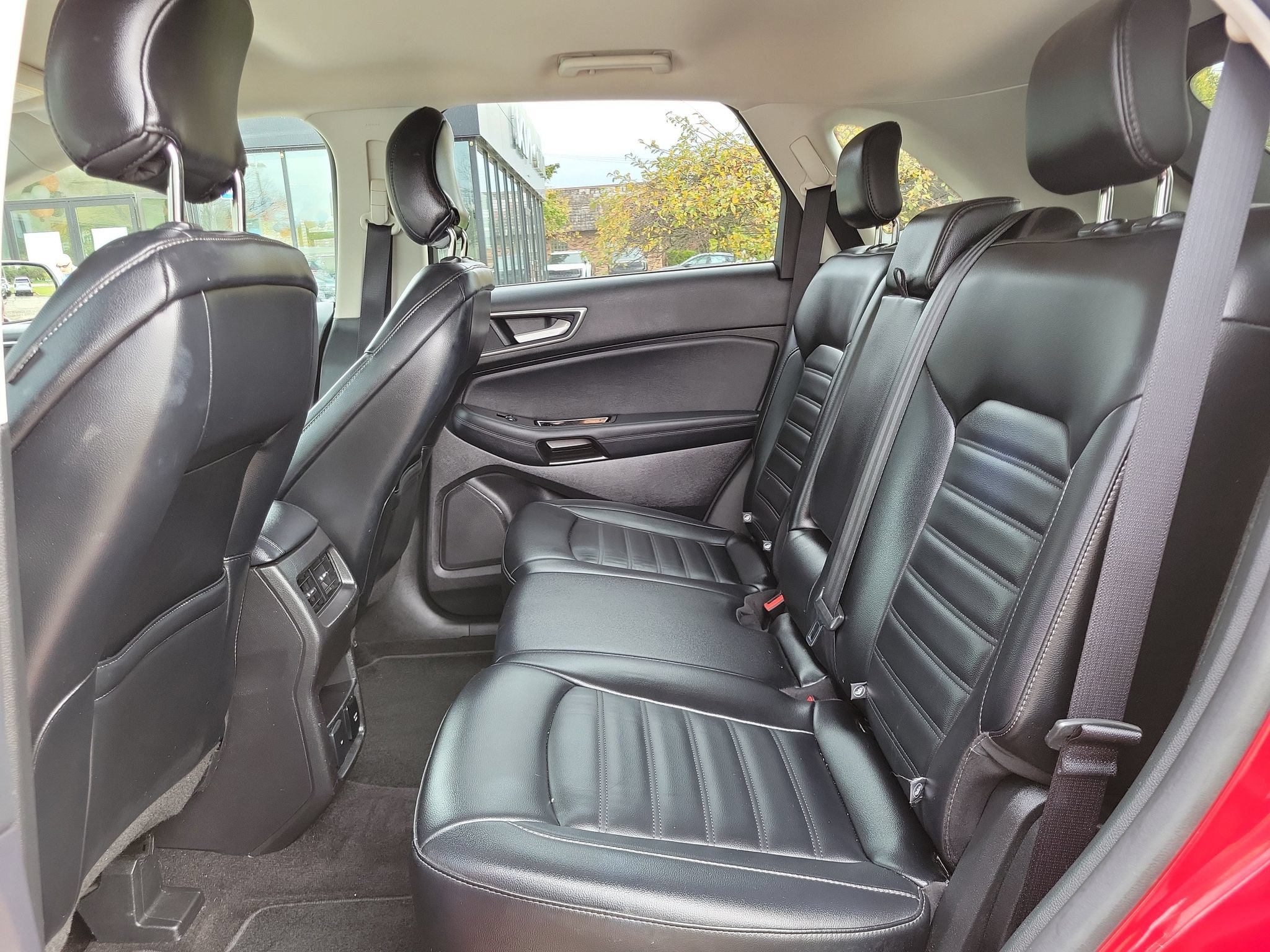Used 2019 Ford Edge SEL w/ Equipment Group 201A AWD/4WD image 21