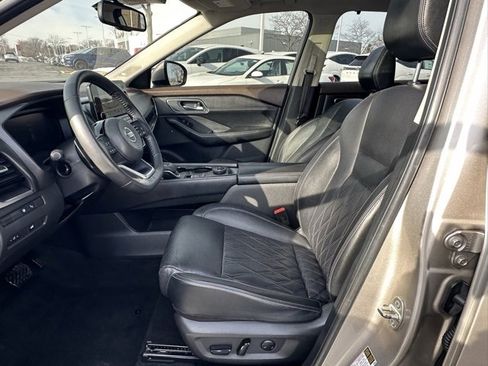 Used 2021 Nissan Rogue Platinum image 24