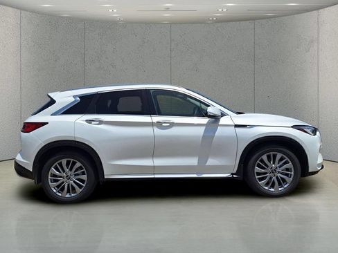 Used 2023 INFINITI QX50 Luxe FWD image 4