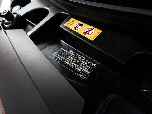 Used 2021 Mercedes-Benz Sprinter 2500 image 32