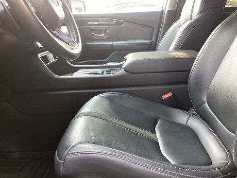 Used 2024 Honda Pilot EX-L image 3