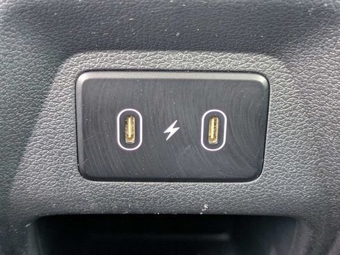 Used 2025 Hyundai Venue Limited FWD image 14