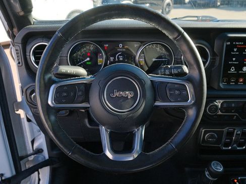 Used 2022 Jeep Wrangler Unlimited Sahara w/ Cold Weather Group AWD/4WD image 13