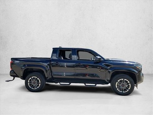 Used 2025 Toyota Tacoma TRD Sport RWD image 4