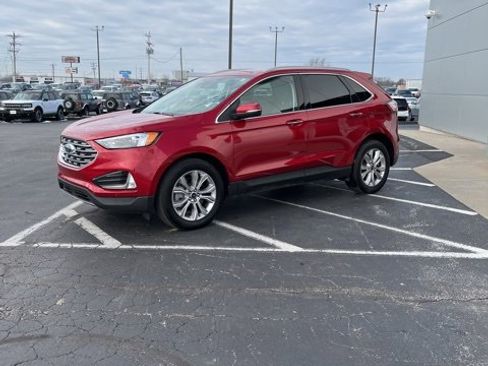Used 2024 Ford Edge Titanium w/ Class II Trailer Tow Package image 2
