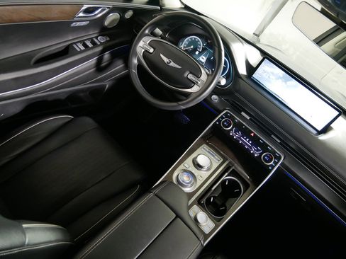 Used 2023 Genesis GV80 2.5T w/ Prestige Package image 9