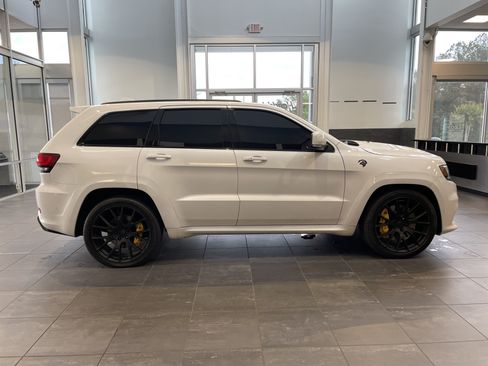 Used 2018 Jeep Grand Cherokee Trackhawk AWD/4WD image 11