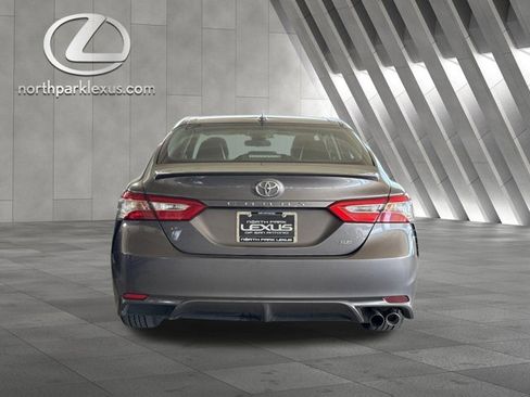 Used 2020 Toyota Camry SE image 5