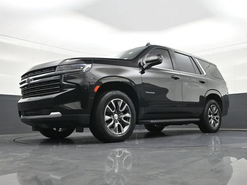 Used 2022 Chevrolet Tahoe LT w/ Luxury Package RWD image 23