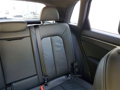 Used 2023 Audi Q3 2.0T Premium image 59