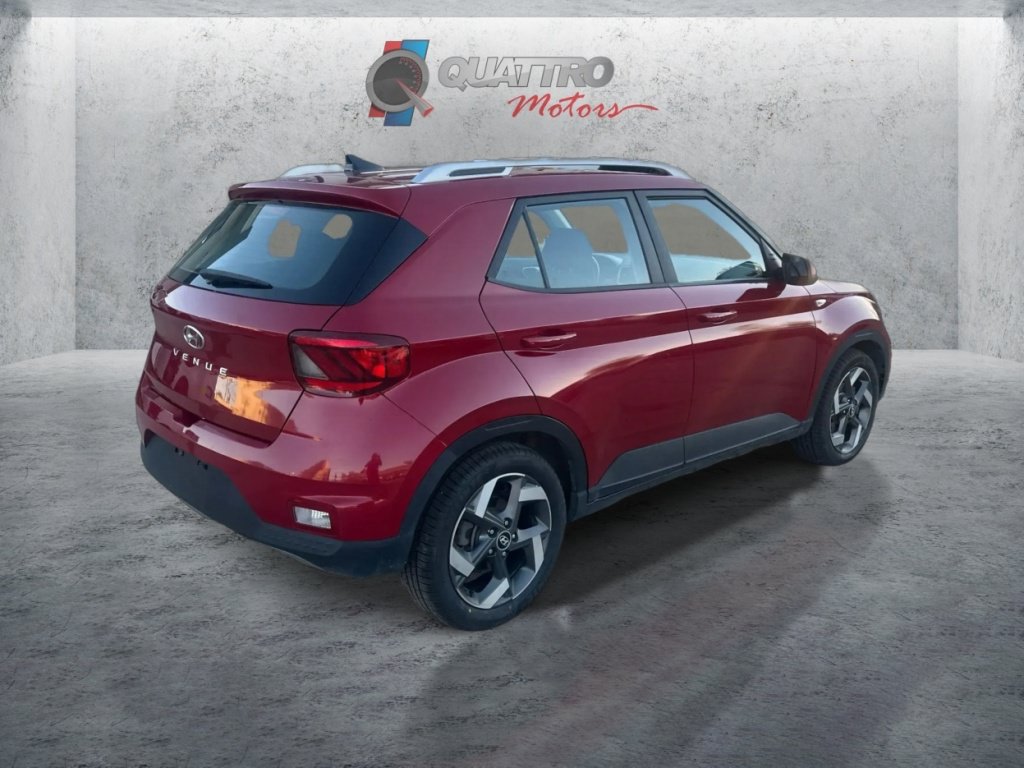 Used 2022 Hyundai Venue SEL FWD image 6