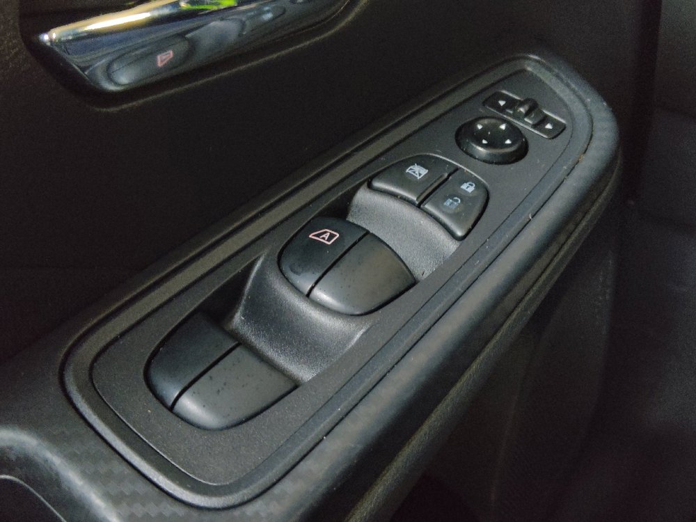 Used 2021 Nissan Versa SV FWD image 27
