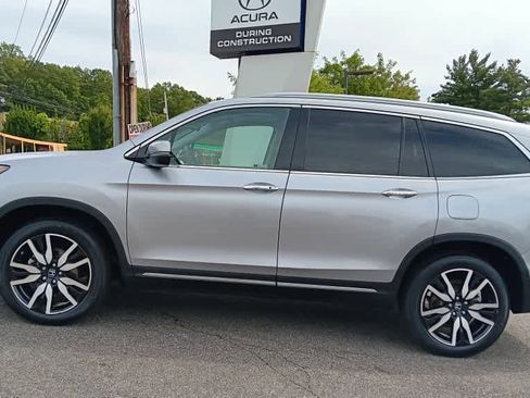 Used 2022 Honda Pilot Touring image 2