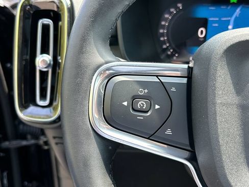 Used 2025 Volvo XC40 B5 Core AWD/4WD image 26