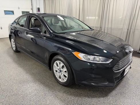 Used 2014 Ford Fusion S FWD image 3