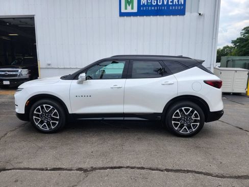 Used 2024 Chevrolet Blazer RS AWD/4WD image 2