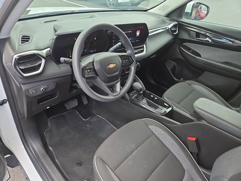 Used 2025 Chevrolet TrailBlazer LT image 15