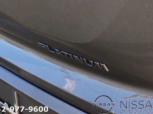 New 2026 Nissan Pathfinder Platinum FWD image 8