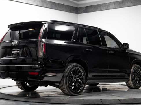 Used 2023 Cadillac Escalade Sport Platinum w/ LPO, ONYX Package image 14