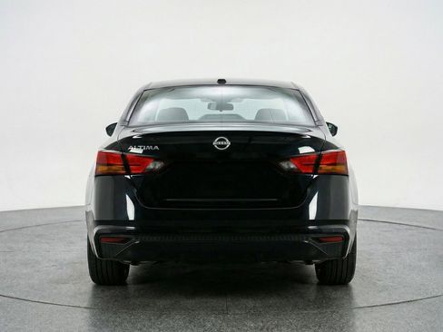 Used 2025 Nissan Altima 2.5 SV image 7