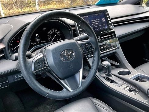Used 2021 Toyota Avalon XLE FWD image 17