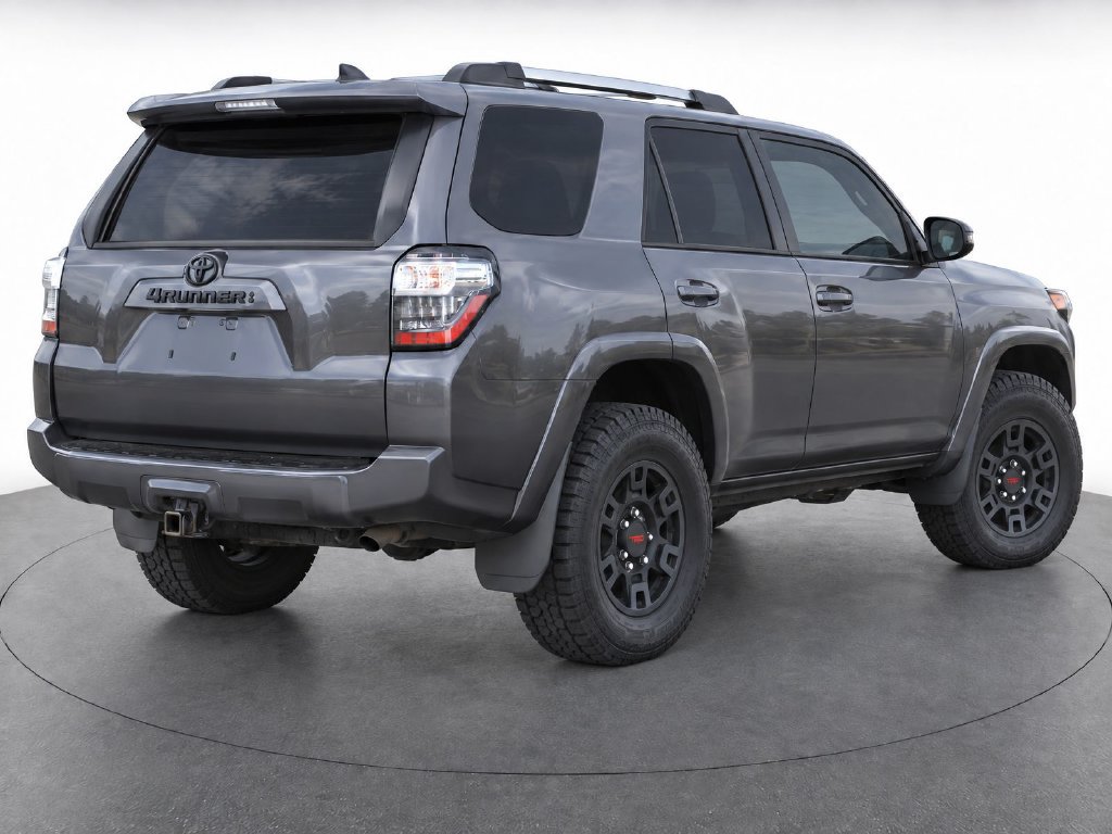 Certified 2022 Toyota 4Runner SR5 AWD/4WD image 4
