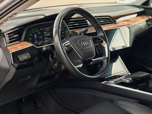 Used 2019 Audi e-tron Prestige w/ Prestige Package AWD/4WD image 38