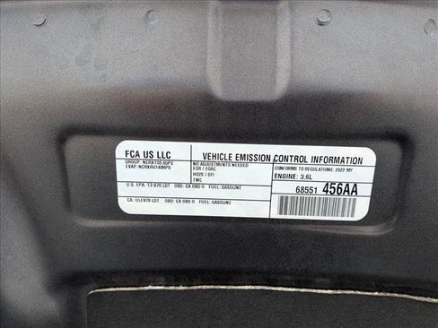 Used 2022 Chrysler Pacifica Touring-L FWD image 25