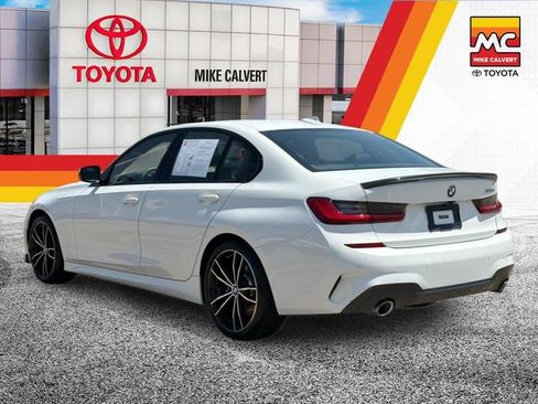 Used 2020 BMW 330i Sedan w/ M Sport Package RWD image 3