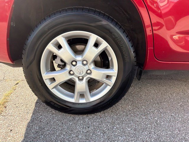 Used 2011 Toyota RAV4 4WD w/ Upgrade Value Pkg image 34